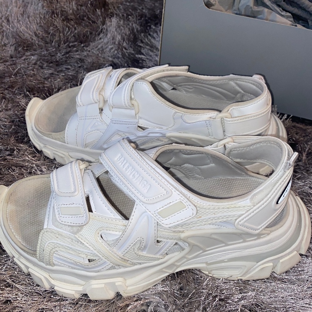 BALENCIAGA WHITE SANDAL STRAP SIZE 39 EU SIZE 9 US WOMEN